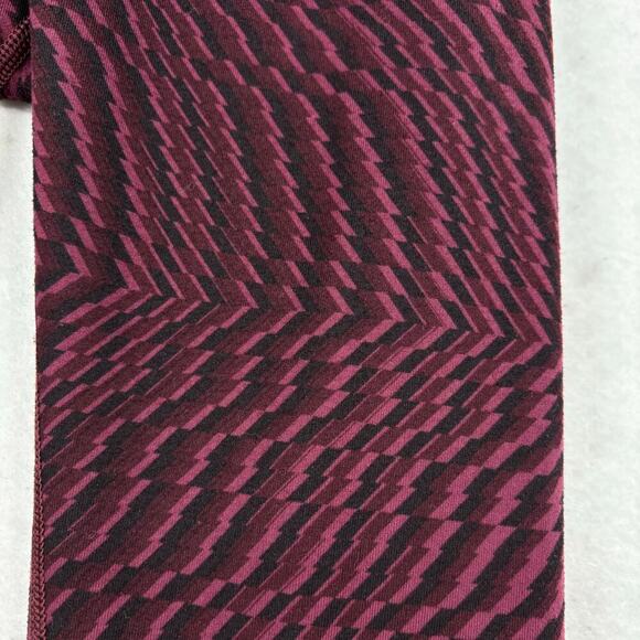 Lululemon Wunder Under High Rise Leggings Size 4 Purple Black Zig Zag Print - Picture 3 of 9